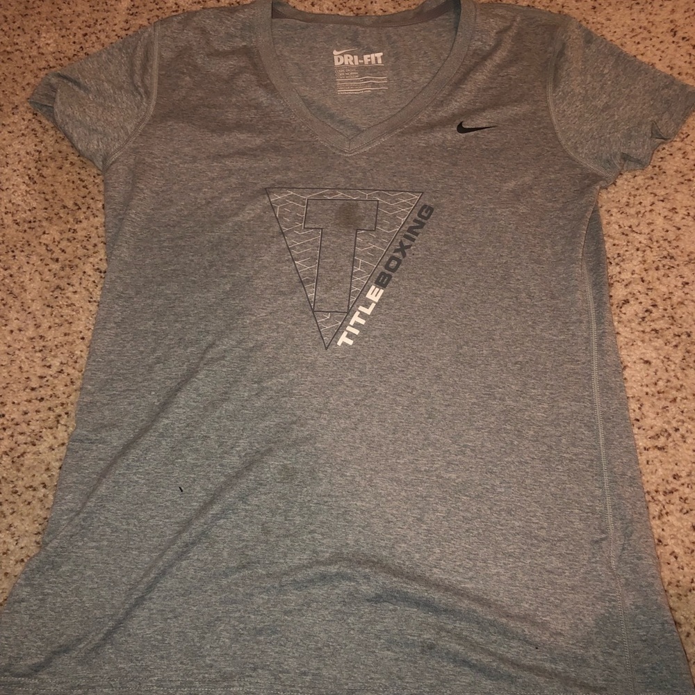 Nike T-shirt